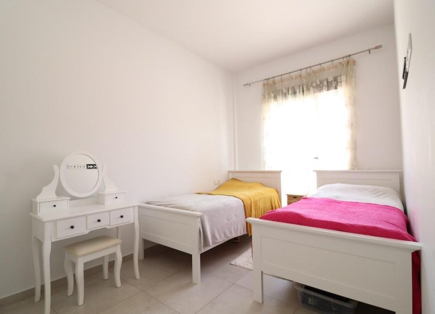 Resale - Villa / House - San Miguel de Salinas - Urbanizaciones