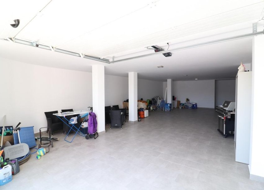 Resale - Villa / House - San Miguel de Salinas - Urbanizaciones
