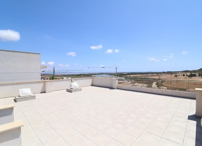 Resale - Villa / House - San Miguel de Salinas - Urbanizaciones