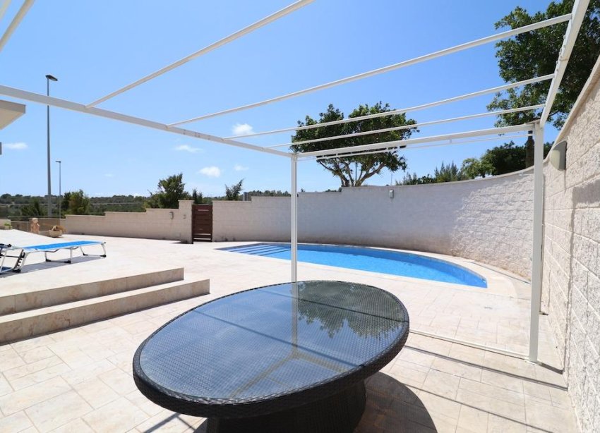 Resale - Villa / House - San Miguel de Salinas - Urbanizaciones