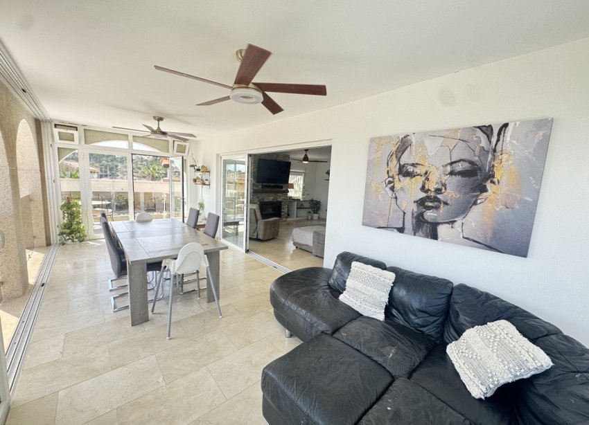 Resale - Villa / House - San Miguel de Salinas