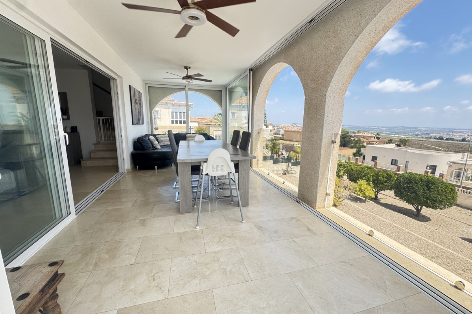 Resale - Villa / House - San Miguel de Salinas