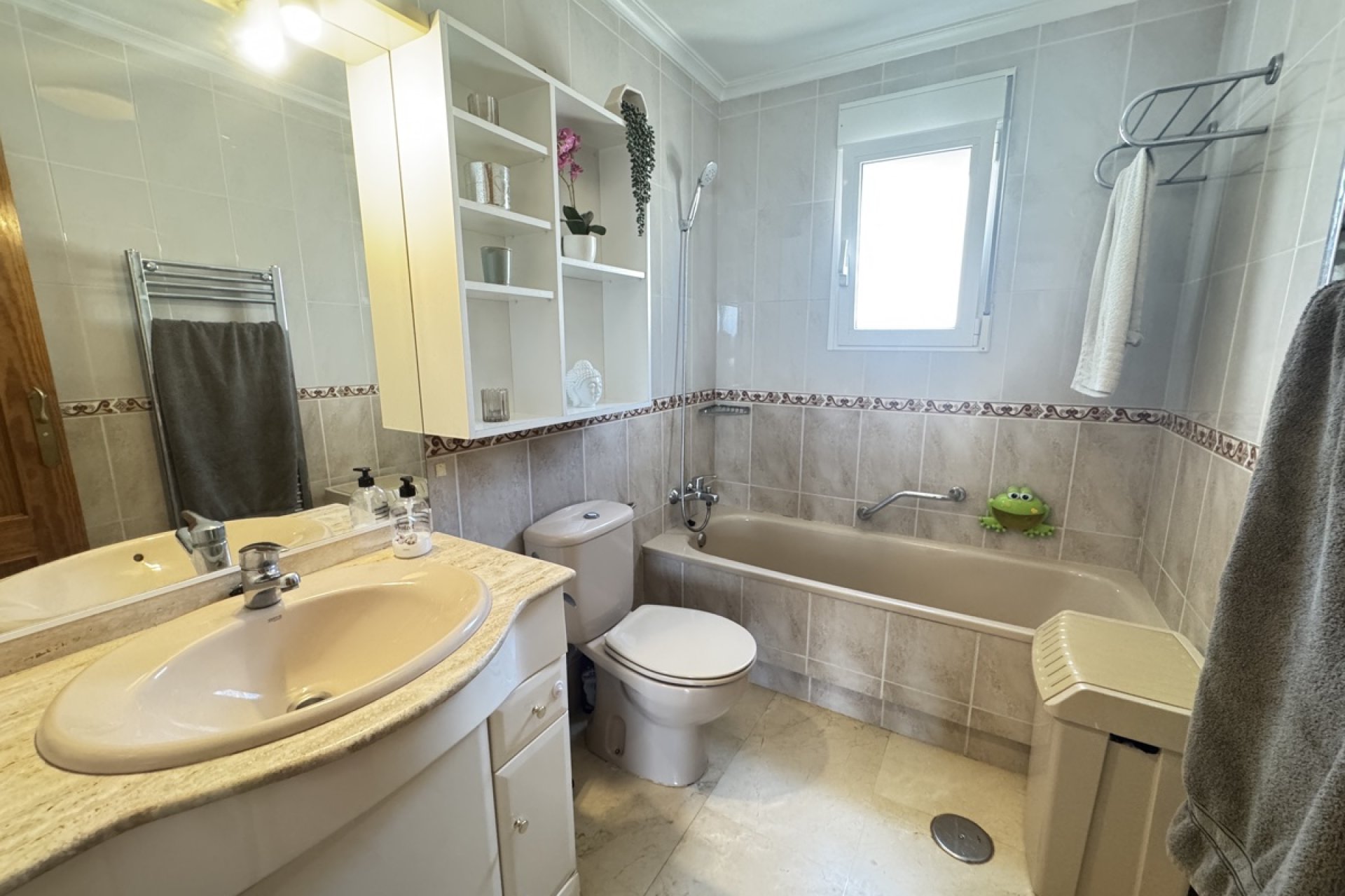 Resale - Villa / House - San Miguel de Salinas