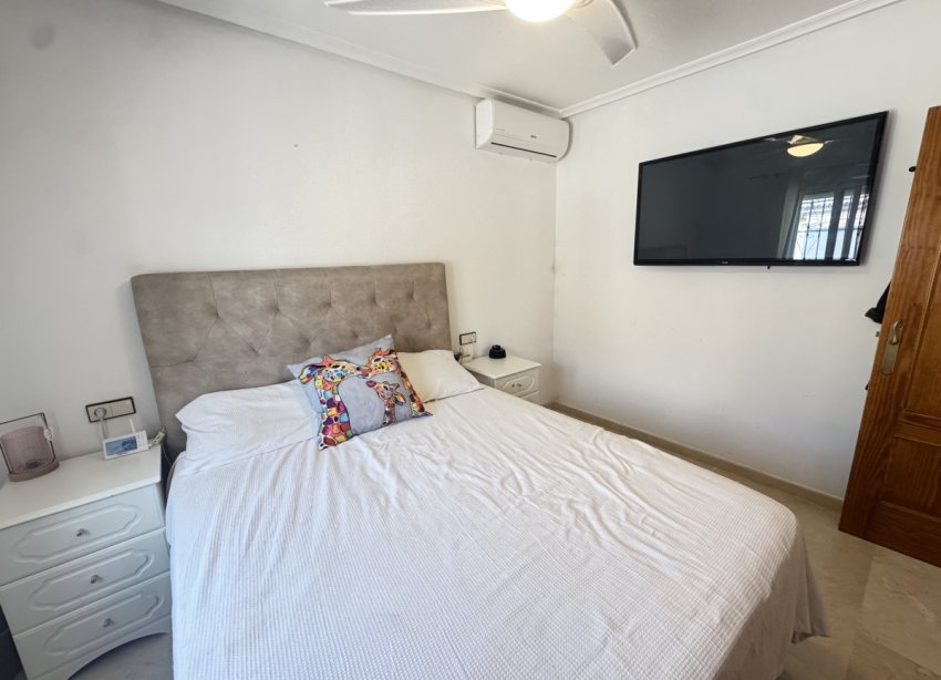 Resale - Villa / House - San Miguel de Salinas