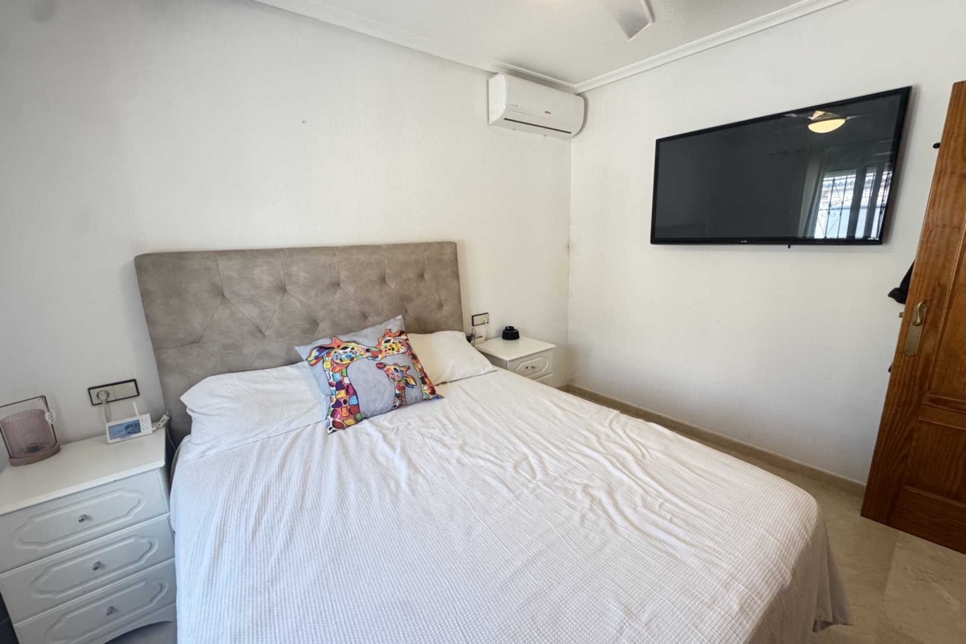 Resale - Villa / House - San Miguel de Salinas