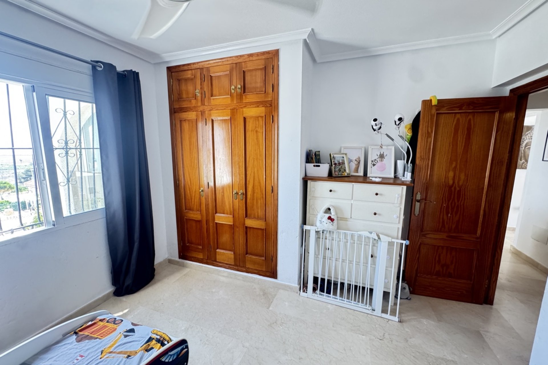 Resale - Villa / House - San Miguel de Salinas