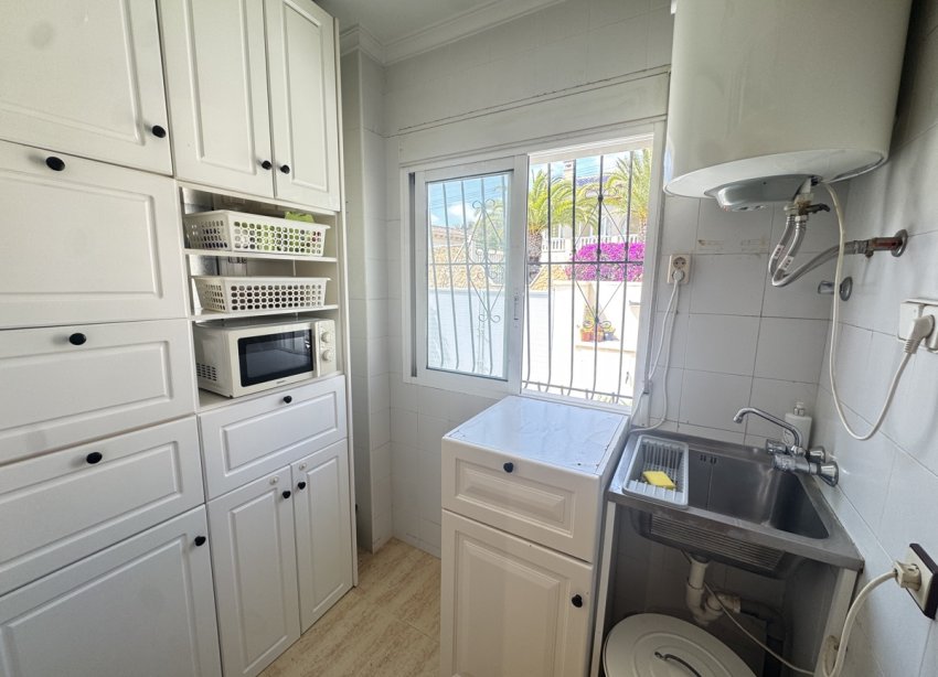 Resale - Villa / House - San Miguel de Salinas