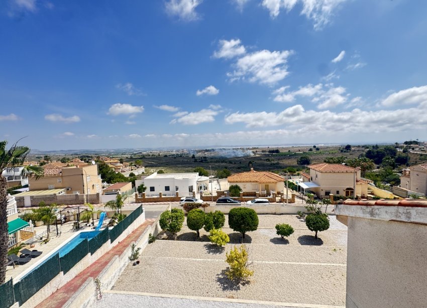 Resale - Villa / House - San Miguel de Salinas