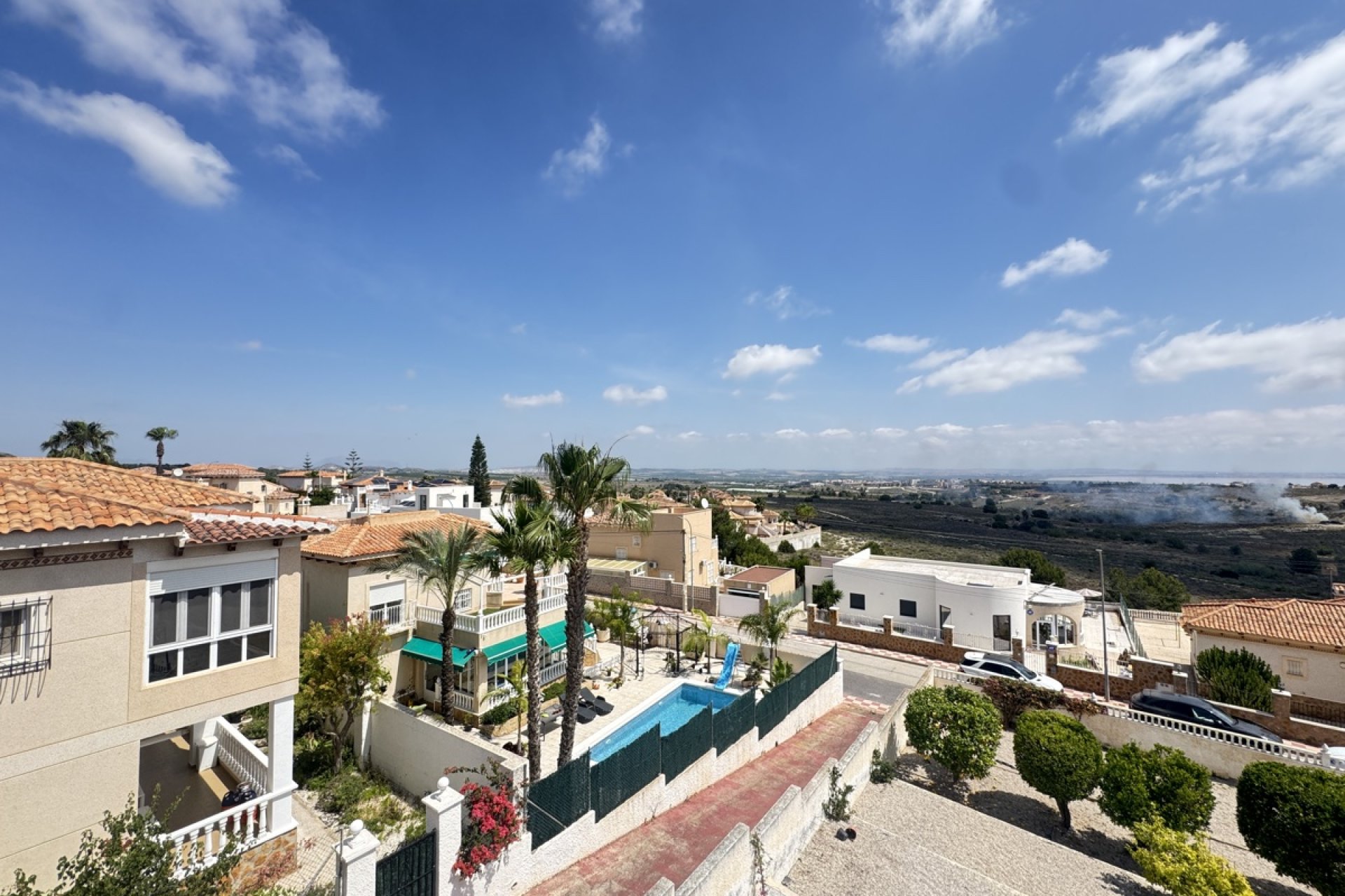 Resale - Villa / House - San Miguel de Salinas