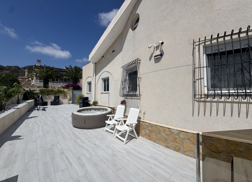 Resale - Villa / House - San Miguel de Salinas