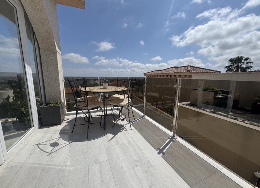 Resale - Villa / House - San Miguel de Salinas