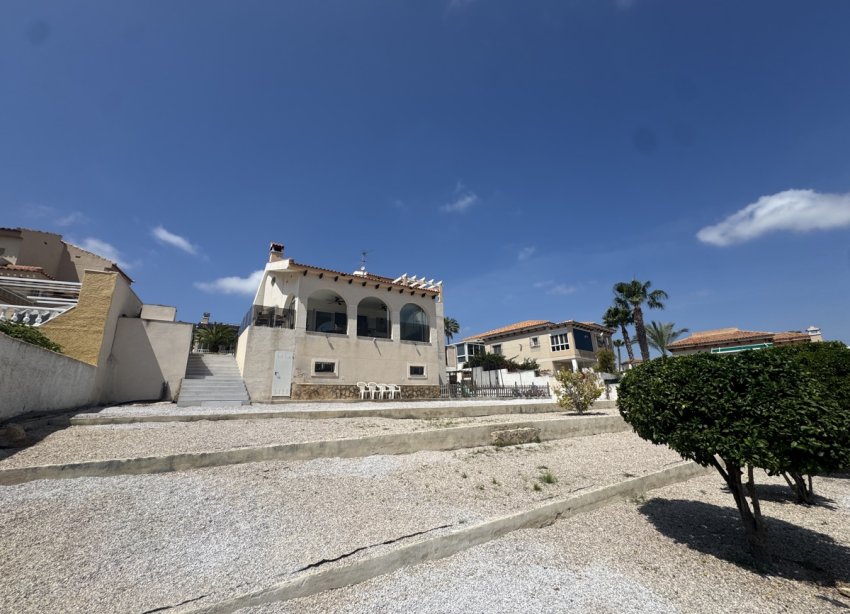 Resale - Villa / House - San Miguel de Salinas