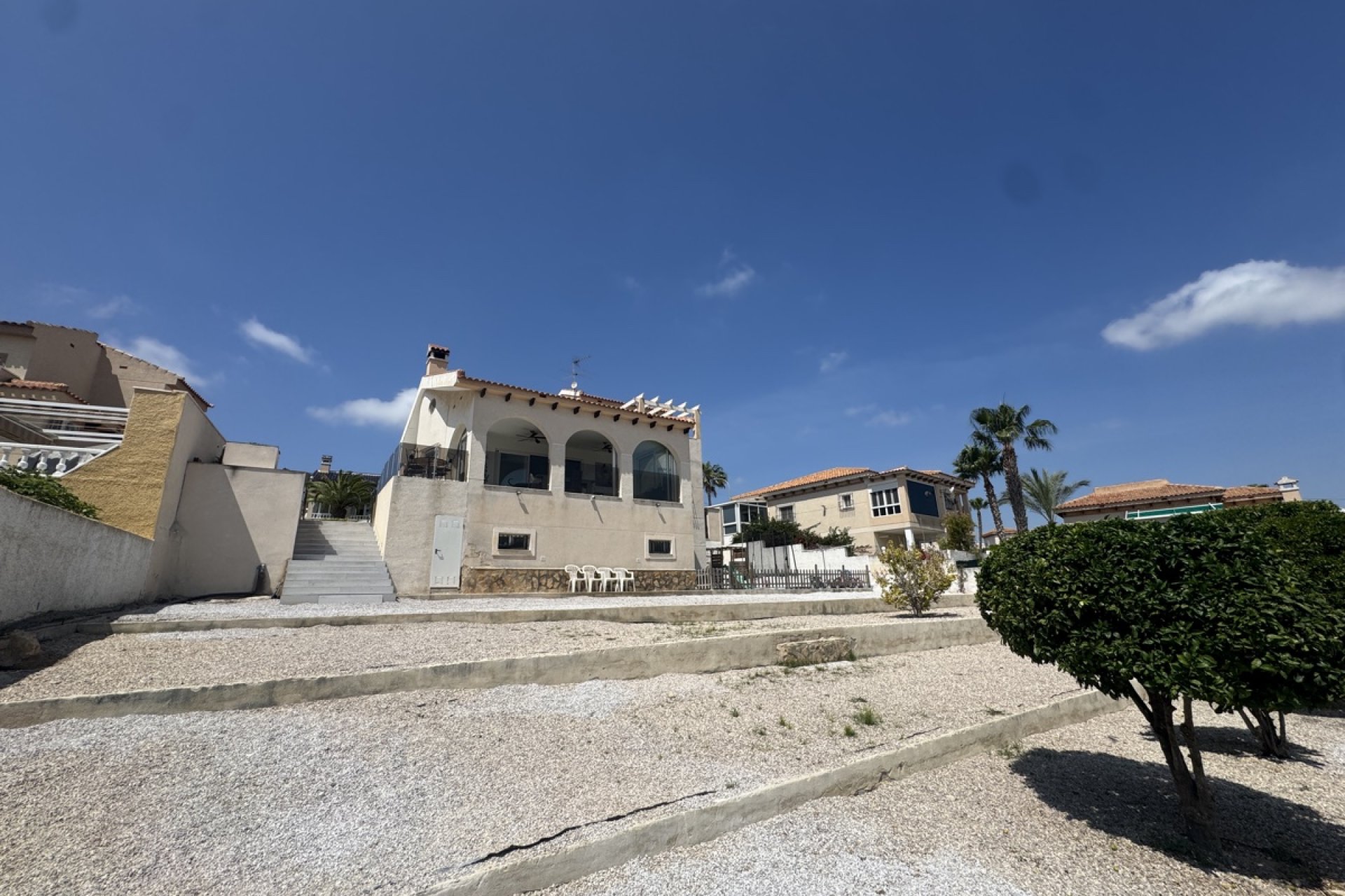 Resale - Villa / House - San Miguel de Salinas