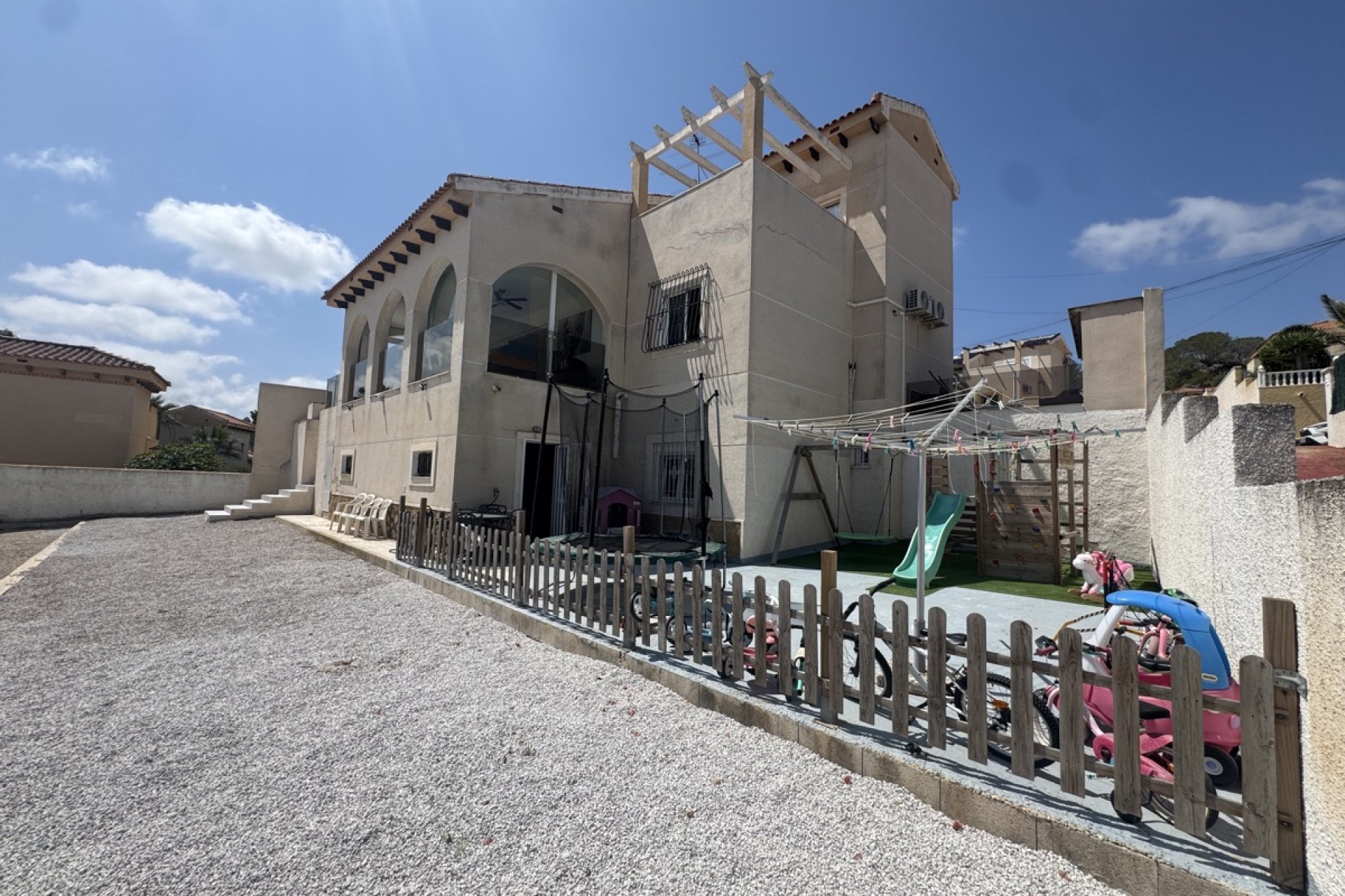 Resale - Villa / House - San Miguel de Salinas