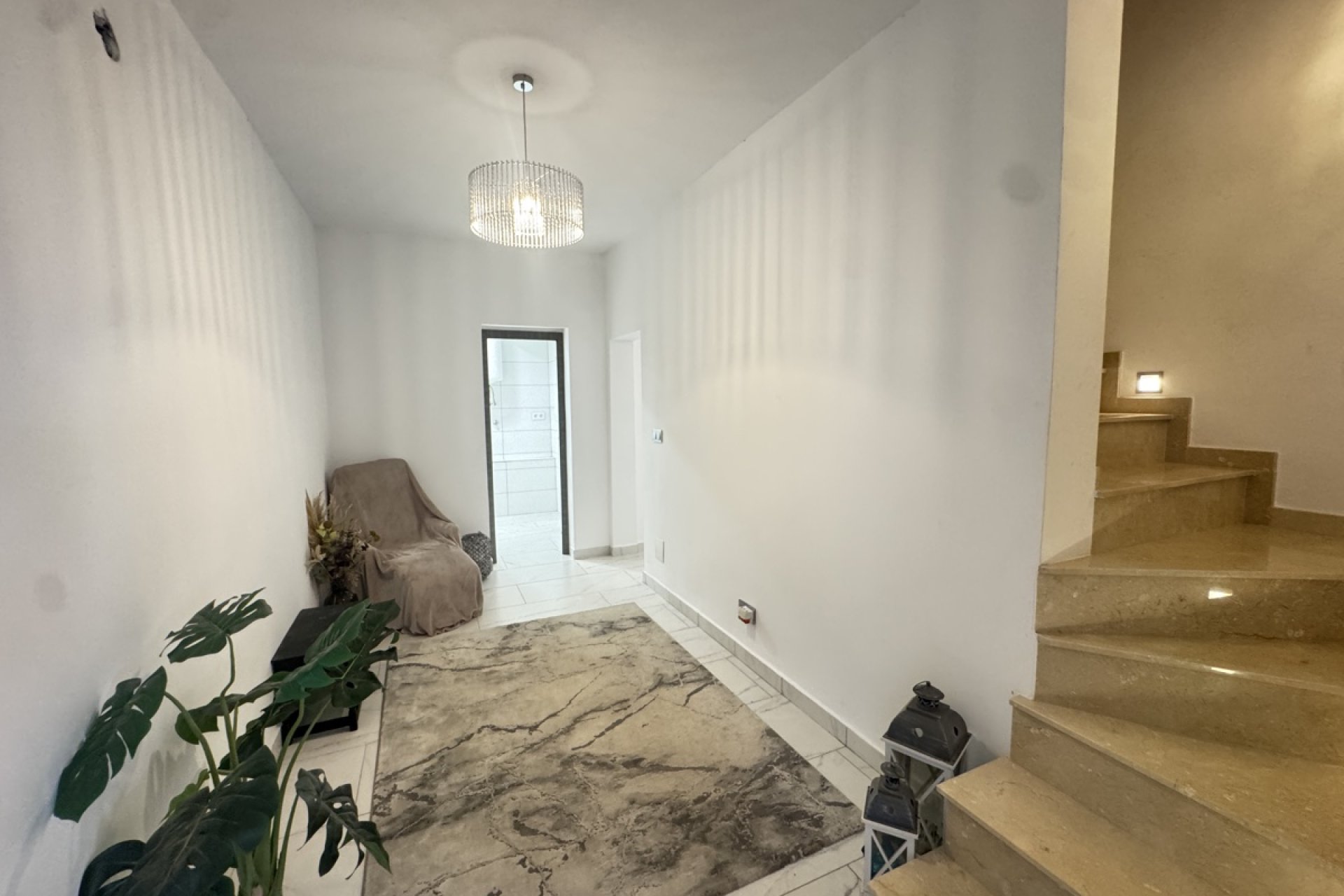Resale - Villa / House - San Miguel de Salinas
