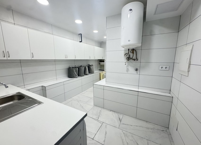 Resale - Villa / House - San Miguel de Salinas