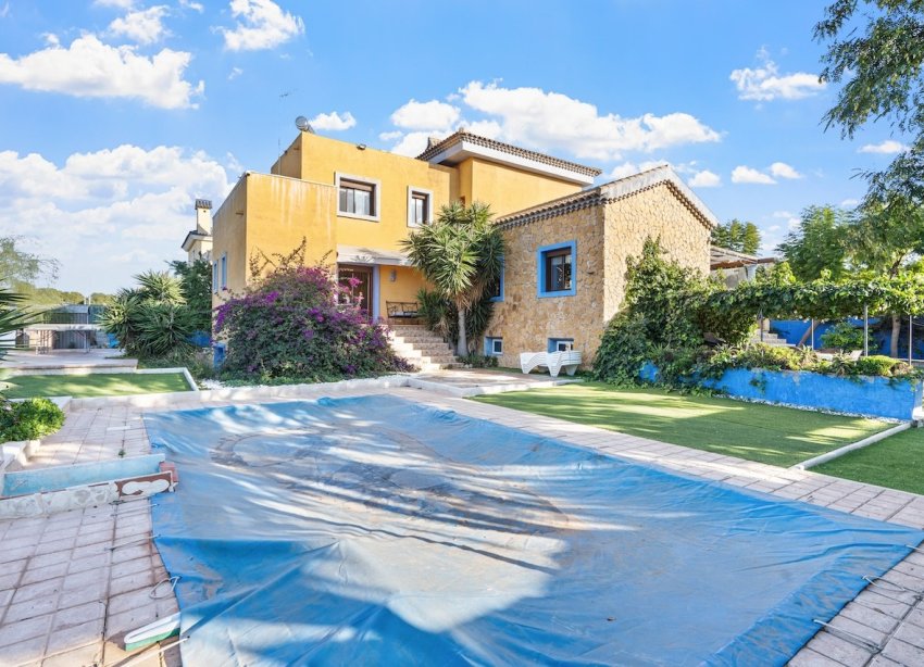 Resale - Villa / House - Santa Pola - El Poble Llevanti