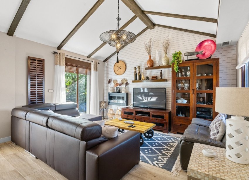 Resale - Villa / House - Santa Pola - El Poble Llevanti