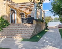 Resale - Villa / House - Santa Pola - El Poble Llevanti