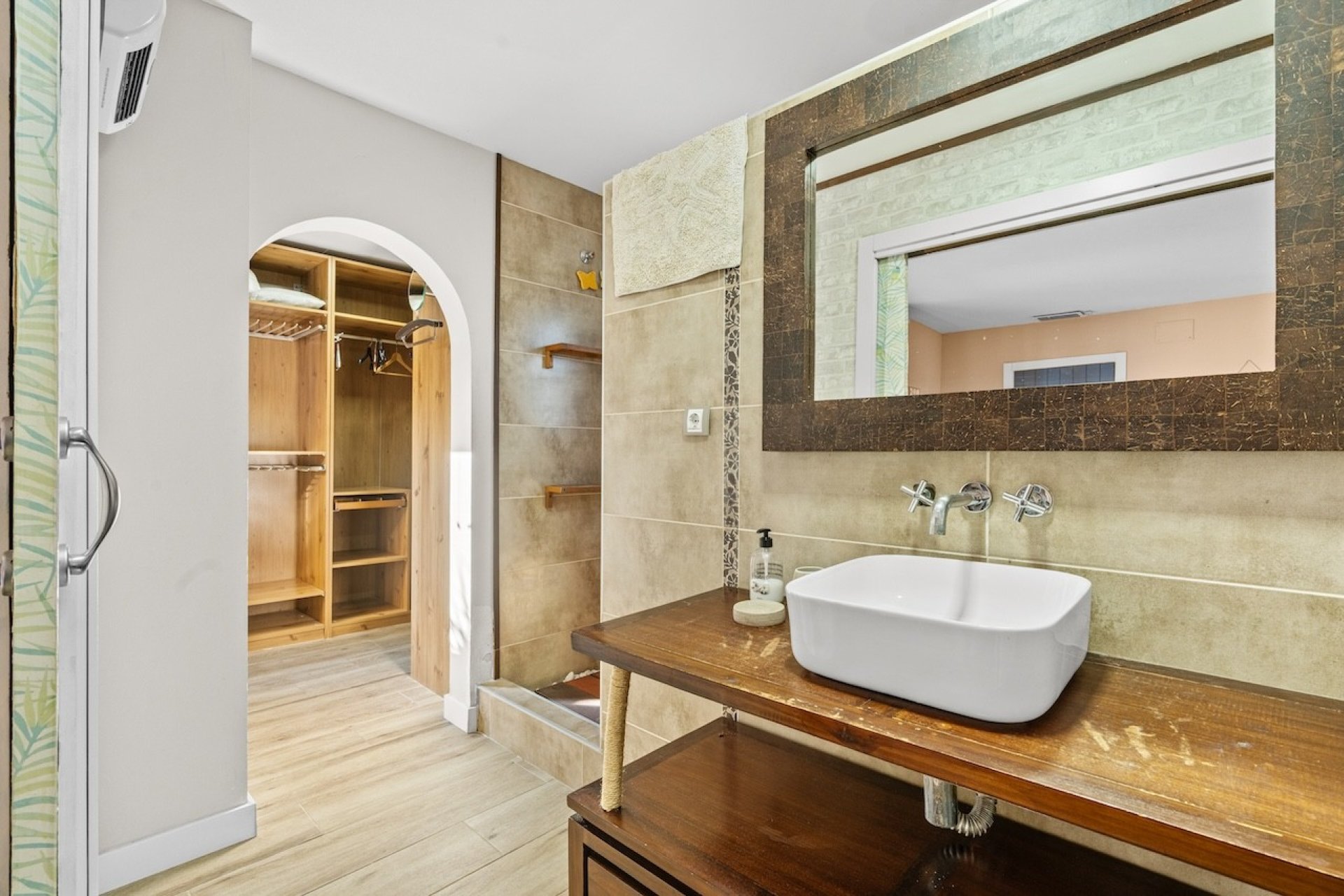 Resale - Villa / House - Santa Pola - El Poble Llevanti
