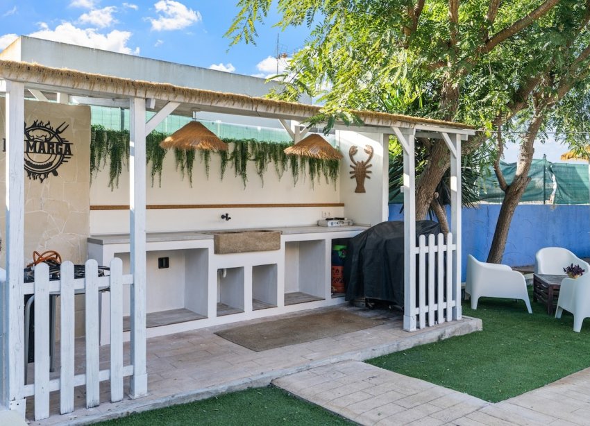 Resale - Villa / House - Santa Pola - El Poble Llevanti