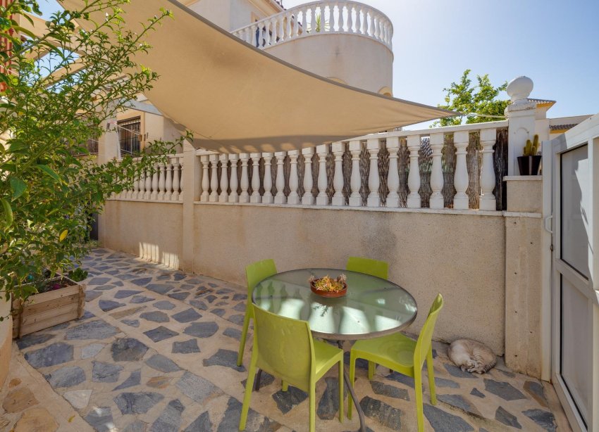 Resale - Villa / House - Torrevieja - Aguas Nuevas
