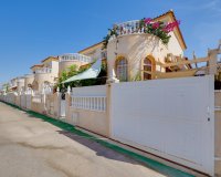 Resale - Villa / House - Torrevieja - Aguas Nuevas
