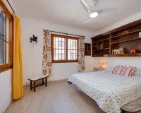 Resale - Villa / House - Torrevieja - Calas blanca