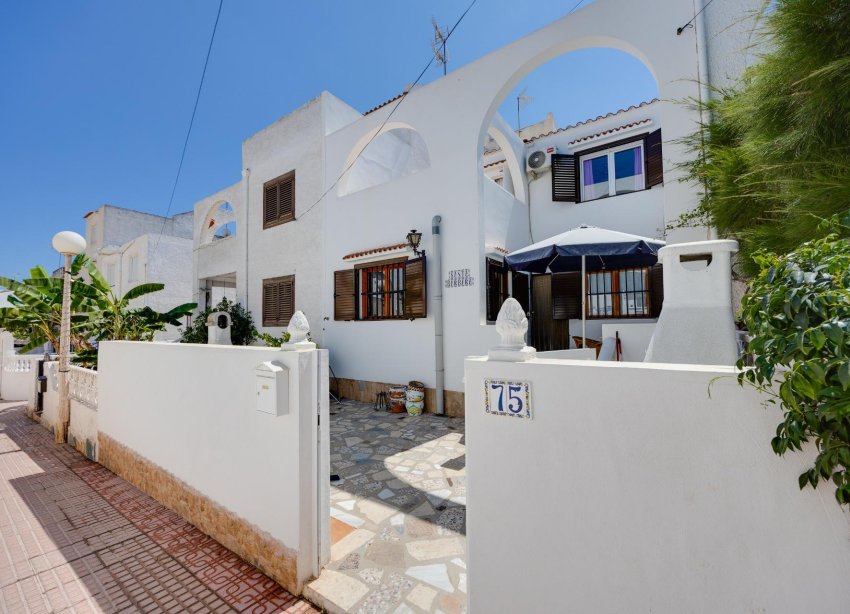 Resale - Villa / House - Torrevieja - Calas blanca