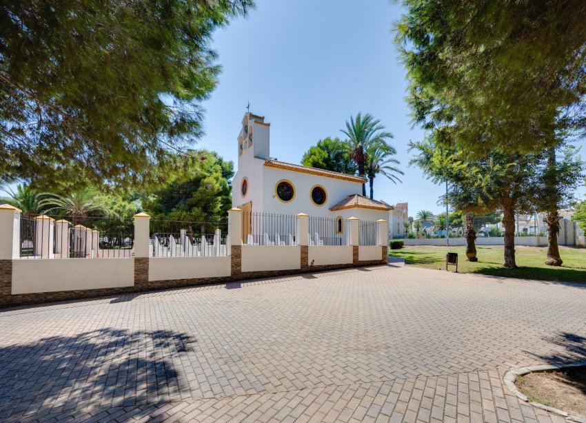 Resale - Villa / House - Torrevieja - Calas blanca