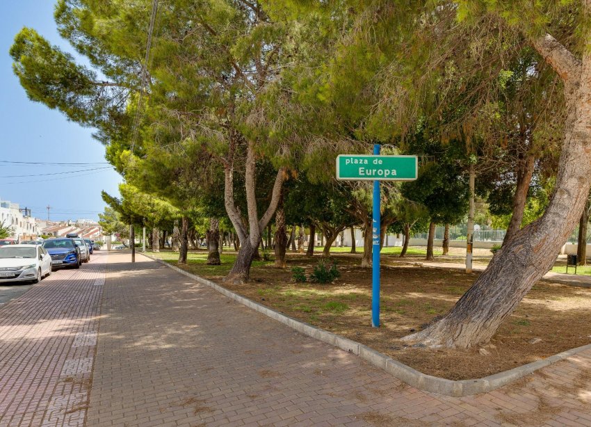 Resale - Villa / House - Torrevieja - Calas blanca