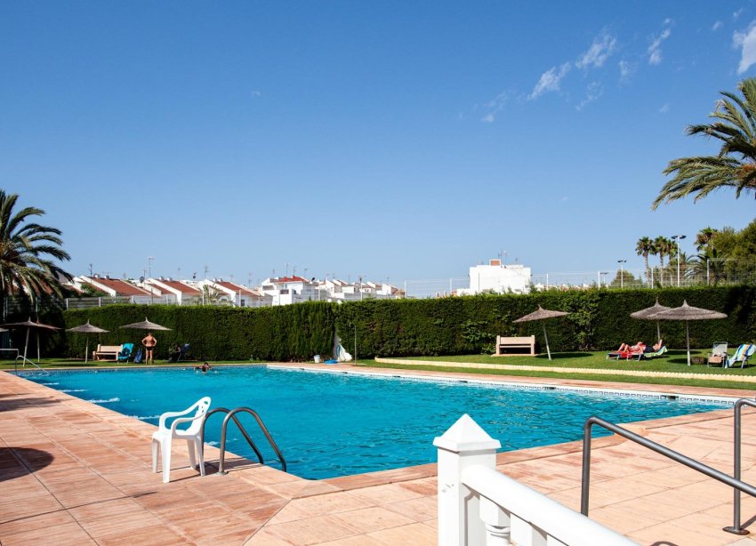 Resale - Villa / House - Torrevieja - Calas blanca