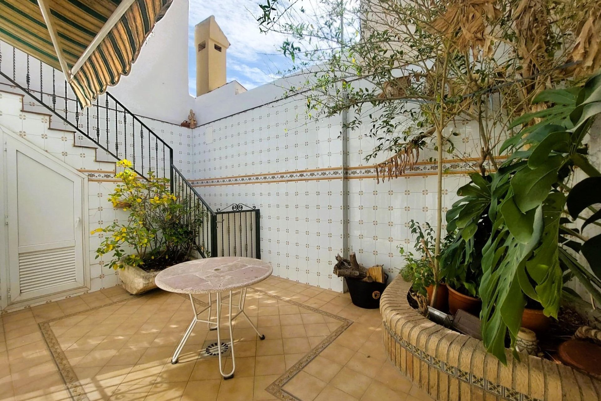 Resale - Villa / House - Torrevieja - Centro