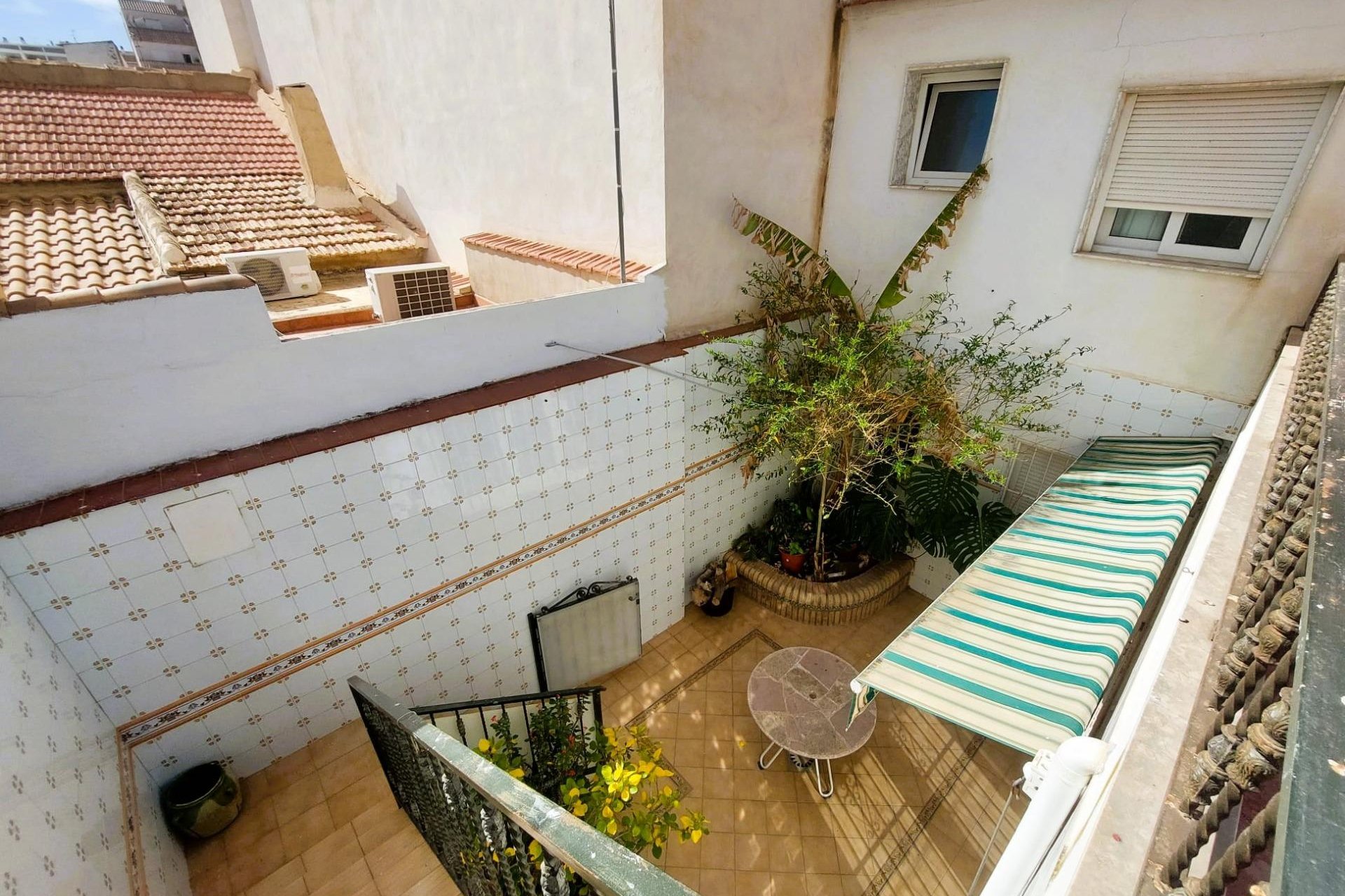 Resale - Villa / House - Torrevieja - Centro