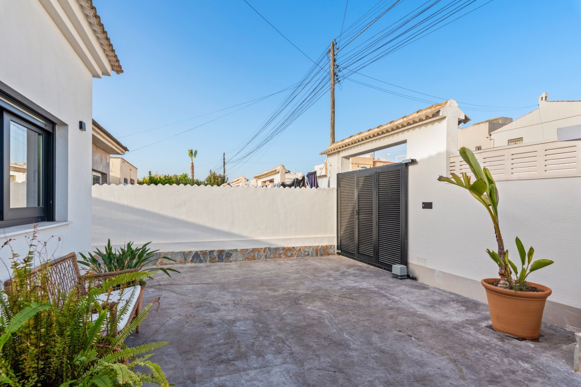Resale - Villa / House - Torrevieja - El Chaparral