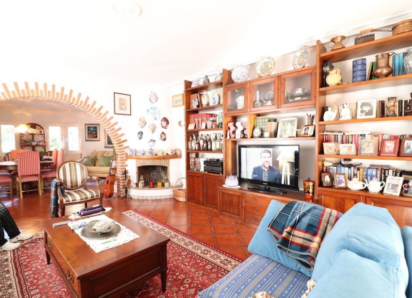 Resale - Villa / House - Torrevieja - El Chaparral