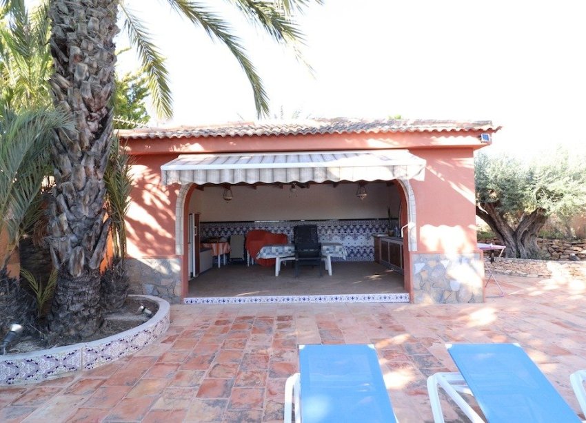 Resale - Villa / House - Torrevieja - El Chaparral