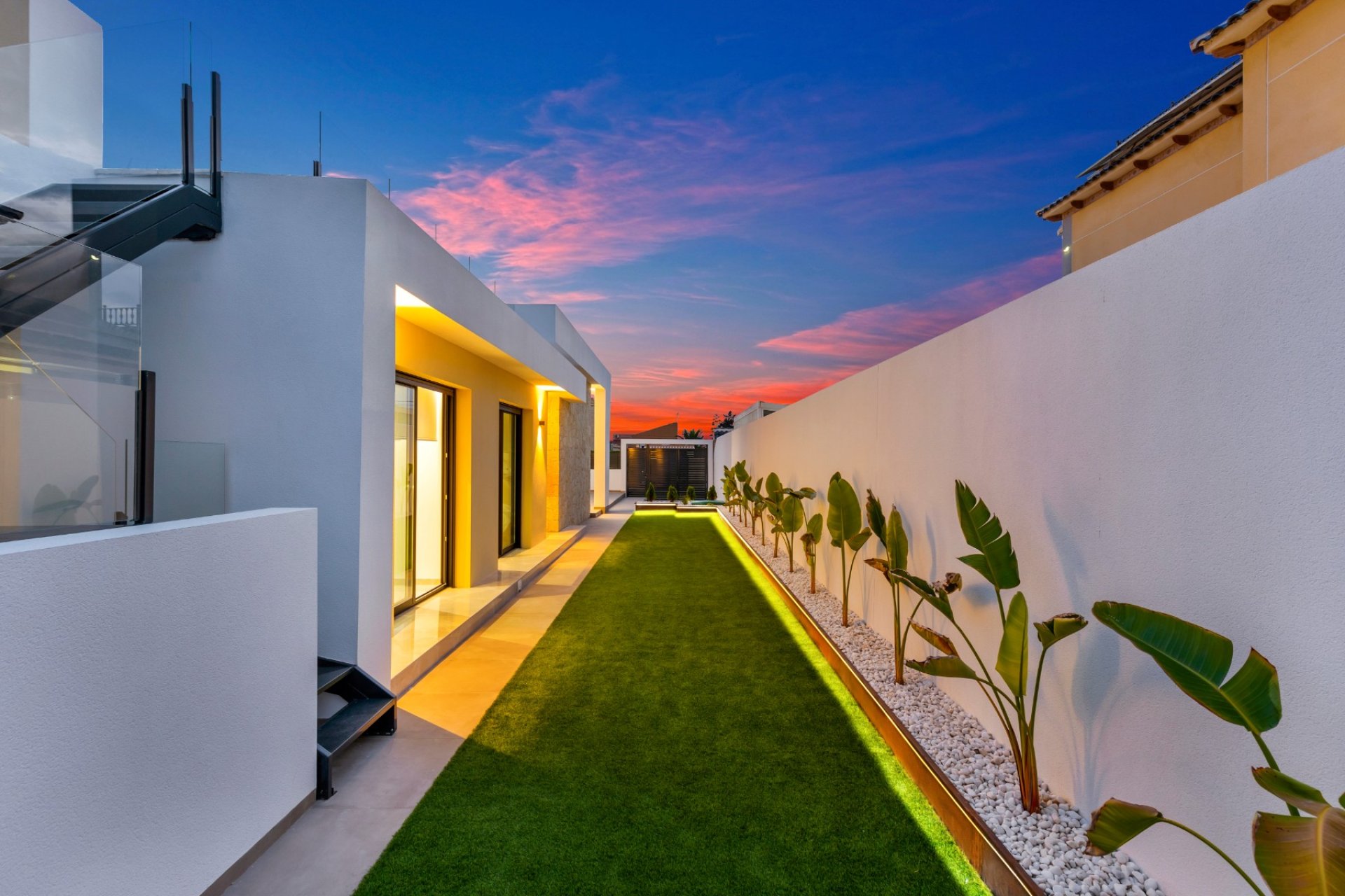 Resale - Villa / House - Torrevieja - El Chaparral