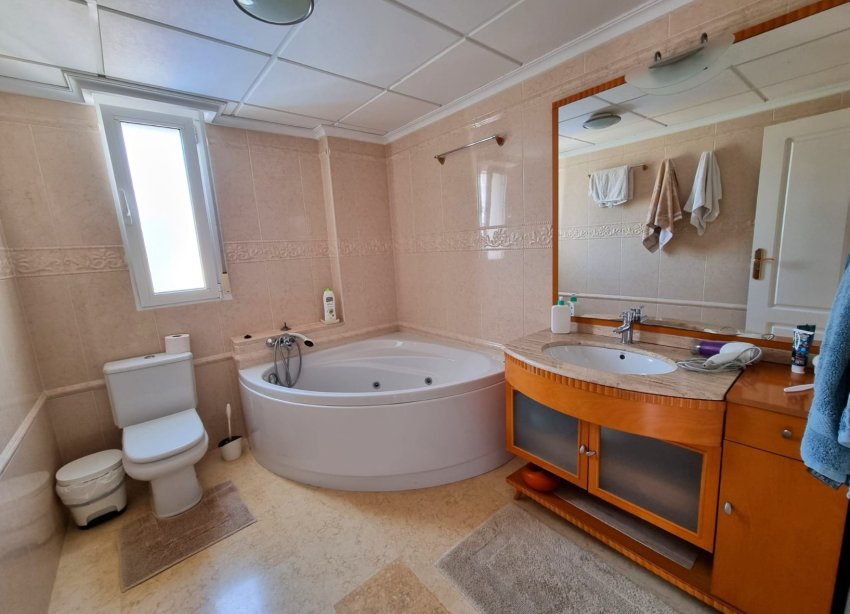 Resale - Villa / House - Torrevieja - La Mata