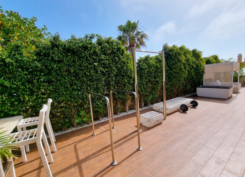 Resale - Villa / House - Torrevieja - La Mata