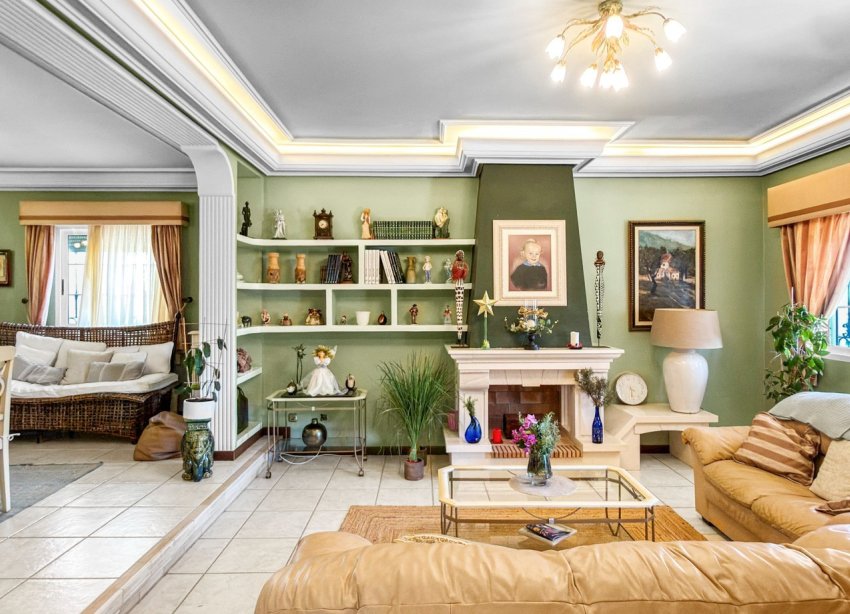 Resale - Villa / House - Torrevieja - La Mata