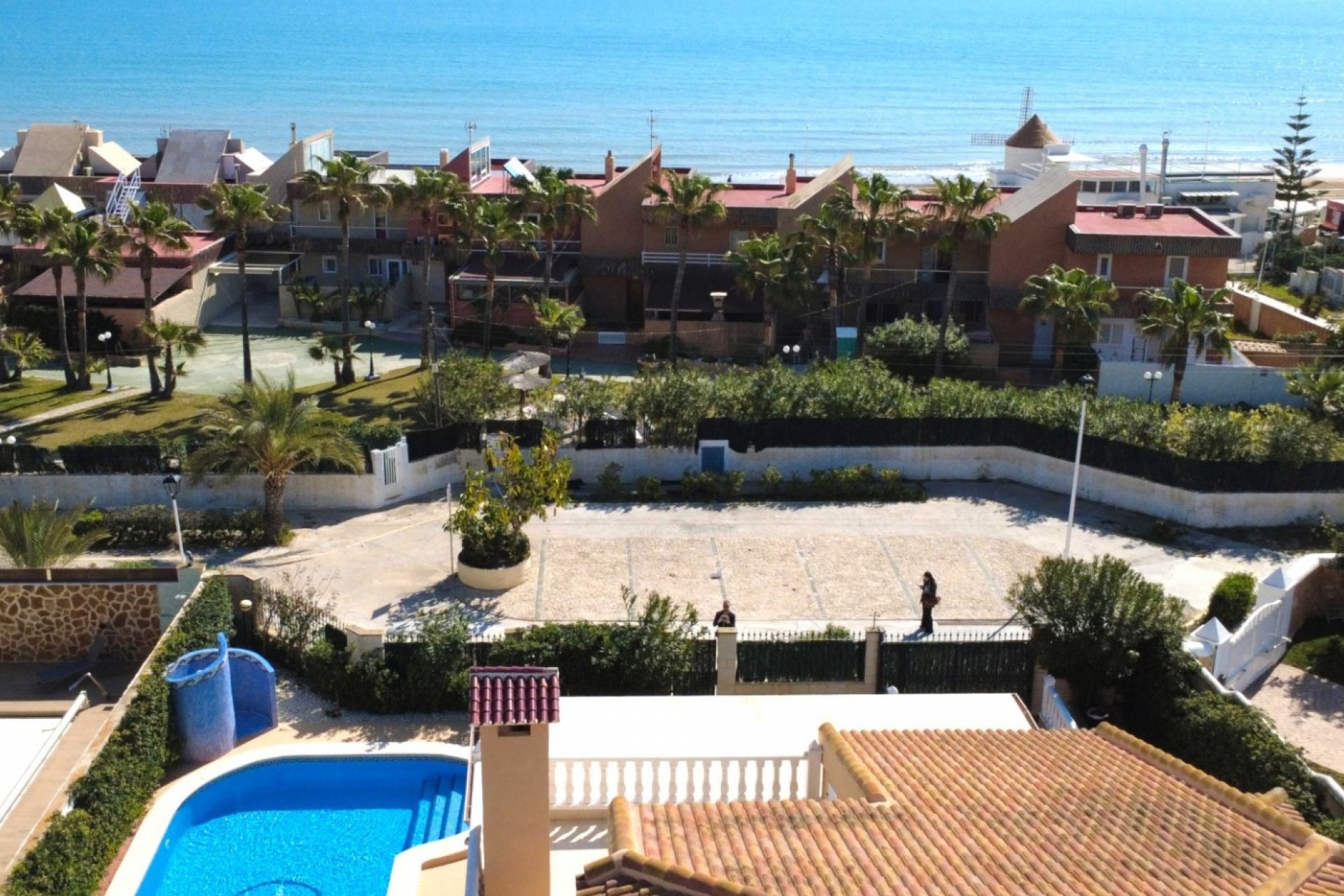 Resale - Villa / House - Torrevieja - La Mata