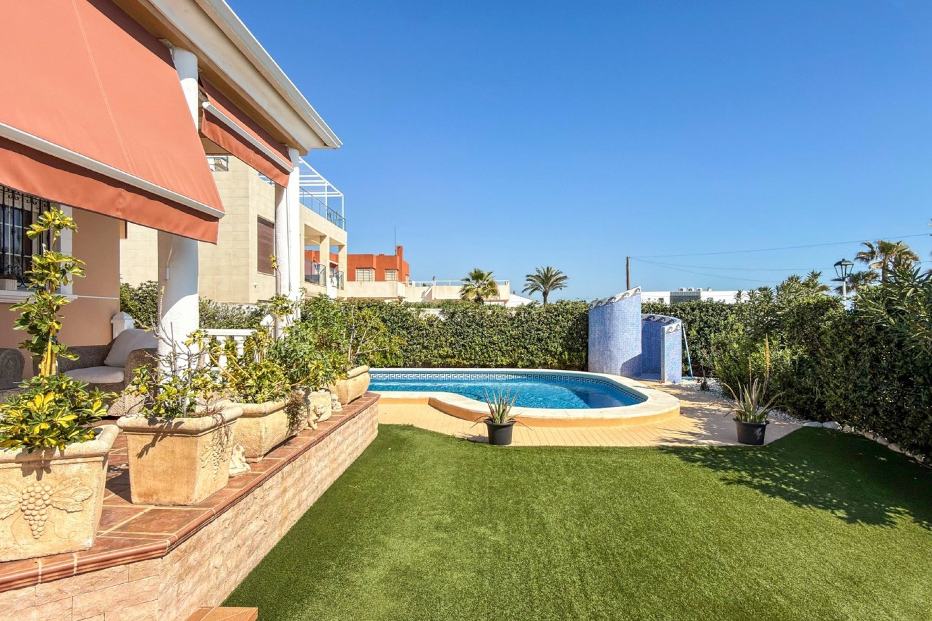 Resale - Villa / House - Torrevieja - La Mata