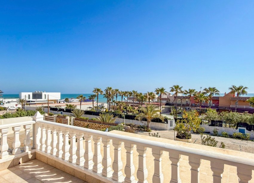Resale - Villa / House - Torrevieja - La Mata