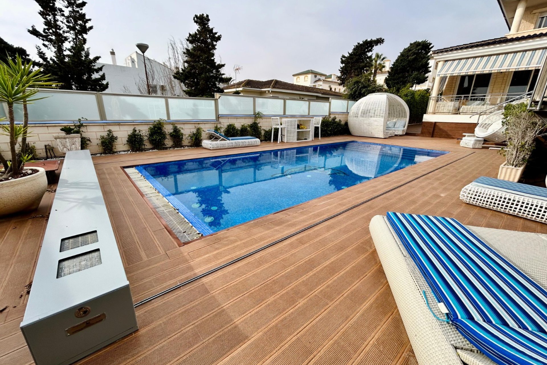 Resale - Villa / House - Torrevieja - La Mata