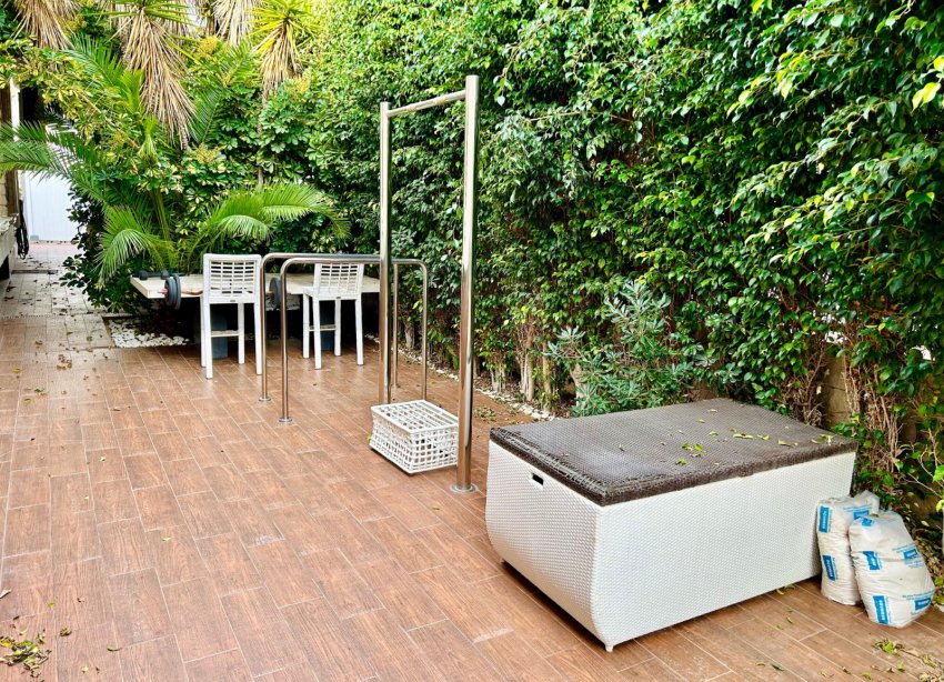 Resale - Villa / House - Torrevieja - La Mata