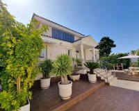 Resale - Villa / House - Torrevieja - La Mata