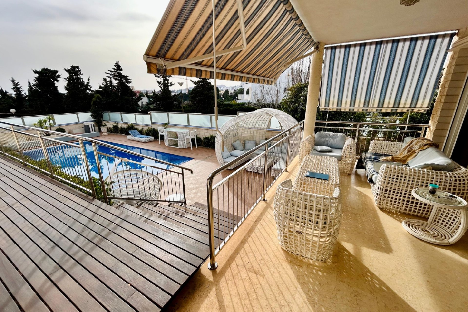 Resale - Villa / House - Torrevieja - La Mata