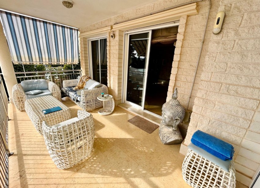 Resale - Villa / House - Torrevieja - La Mata