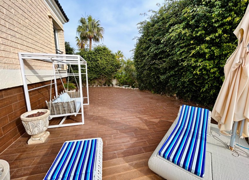 Resale - Villa / House - Torrevieja - La Mata